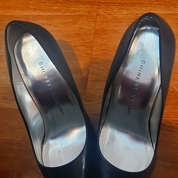 Chinese Laundry - Picture 4 of 6